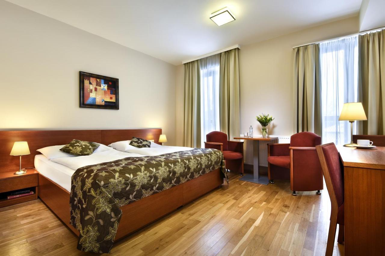Tvrz Orlice 4*